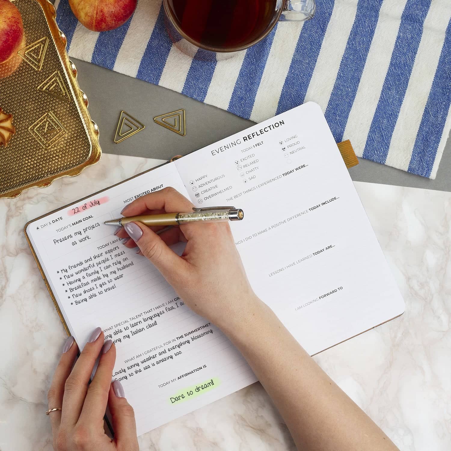 Gratitude Journal - Manifest Your Dreams Into Reality